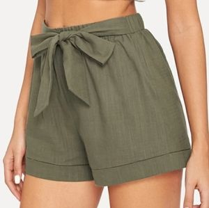 Green Self-Tie Belted Cuffed Shorts